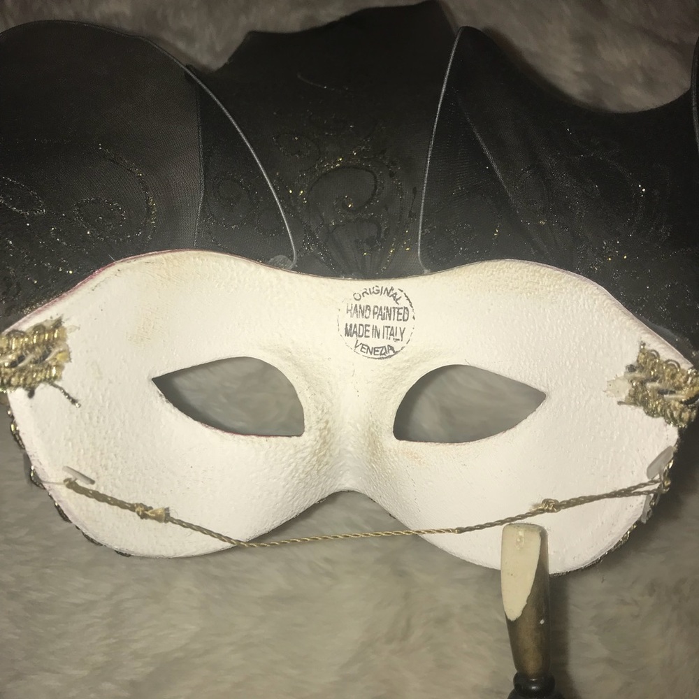 Mask - Picture 6 of 8